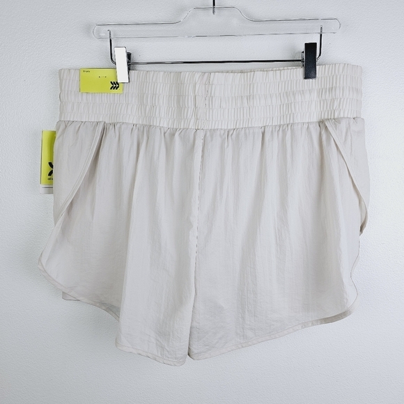 All in Motion Cream Translucent Tulip Shorts NWT, size XL - Picture 5 of 15